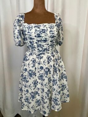 NWOT All in Favor White and Blue Floral Square-Neck Puff Sleeve Mini Dress